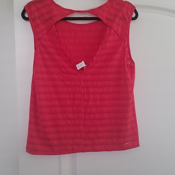 New balance fitness top - Picture 2 of 2